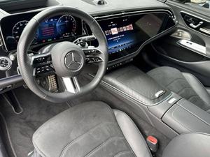 Voiture de tourisme haut de gamme 2024, transmission intégrale, moteur V8 4.0L, 503 ch, boîte automatique à 9 vitesses, intérieur sombre haut de gamme, haute performance, carburant électrique, conduite à gauche - Product Image 2