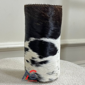 Vente en gros Refroidisseur de canette isotherme Refroidisseurs de bière en cuir de vachette Porte-bouteille en cuir de vachette Manchon personnalisé Coozies pour canettes - Product Image 1