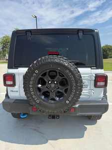 Jee-p Wrangler Willys 4xe d'occasion propre, modèle 2023 - Product Image 6