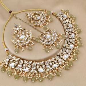 สร้อยคอทองเหลืองคุณภาพพรีเมียมประดับเพชรคันดัน พร้อมต่างหูและมงกุฎสำหรับผู้หญิง เหมาะสำหรับงานแต่งงานและโอกาสพิเศษ - Product Image 4