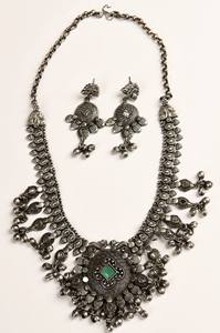 Conjunto de Collar de Templo de Plata Oxidada con Piedra Verde, Joyería India, Regalo para Ella - Product Image 2