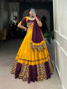 Dernier concepteur beau pur coton Lehenga Choli & Dupatta avec la main de miroir de plaine et de papier avec Gamthi travail femme mode - Product Image 2