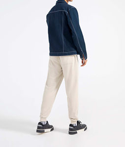 Veste en jean en coton vintage de style luxe OEM pour logo personnalisé, style streetwear, décontractée, écologique, coupe-vent pour l'hiver - Product Image 4