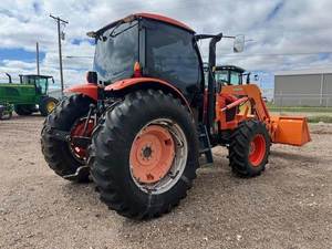 Tractor 4x4 M135GX 2016 de 20 HP de Alta Potencia con Motor y Bomba para Agricultura Profesional - Product Image 4