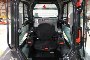 รถตักบ๊อบแคท T66 แบบตีนตะขาบขนาดเล็ก - Product Image 3