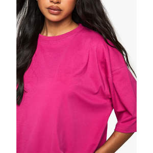 Conjunto de camiseta y pantalones cortos para mujer, precio barato de alta calidad, tela suave hecha para mujer, conjunto de pantalones cortos de camiseta de gran tamaño para mujer, ropa informal - Product Image 5