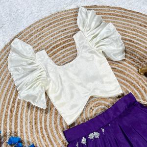 Traje de diseñador Evergreen estilo moderno suave Chinon Lehenga Choli con bordado trabajo indio exportador y proveedor a precio barato - Product Image 3