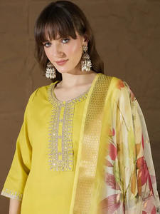 Conjunto de Kurta y Pantalón de Mezcla de Algodón Étnico Indio con Bordado Detallado para Uso Diario Disponible a Precio de Mayoreo - Product Image 3