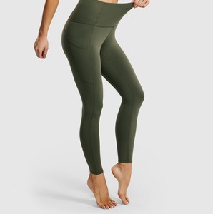 Leggings de sport pour femmes de meilleure qualité 100% coton Tailles personnalisées Vêtements de fitness respirants pour l'hiver Fabriqué au Pakistan - Product Image 3