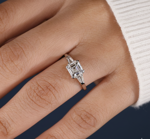 แหวนหมั้นเพชรทรง Asscher 1.94 กะรัต ชุบทอง 14K ชุบโรเดียม เพชรเลี้ยงในห้องปฏิบัติการ ระดับความสะอาด VVS2 สี F ได้รับการรับรองจาก IGI สีเหลือง/ชมพู ขายส่ง คุณภาพดี - Product Image 6