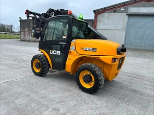 Chariot télescopique contrepoids JCB 520-40 AGRI, capacité de 2 tonnes, chariot élévateur tout-terrain, moteur diesel, 4 roues motrices, longueur de la fourche de 1200 mm, garantie de 3 ans - Product Image 2