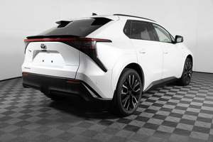 Toyota BZ4X Limited AWD SUV électrique 2025 - Neuf d'usine avec pièces d'origine à vendre - Product Image 4