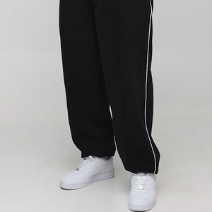 Conjunto de Sudadera con Capucha y Pantalones Deportivos de Forro Polar para Hombre, Estilo Urbano, Venta al por Mayor, Invierno 2026, Dos Piezas - Product Image 4