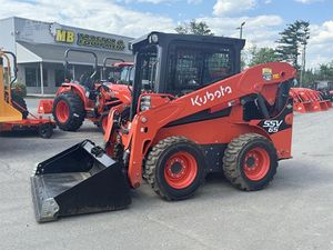 Chargeuse compacte sur pneus Kubota SVL95-2S/SVL97-2 neuve et d'occasion, moteur Caterpillar, boîte de vitesses, capacité de charge nominale de 500 tonnes, prix abordable - Product Image 5