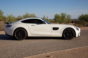 Mercedes-Benz GT Coupé 2017, 1-25000 Millas, V8 Biturbo, Paquete Aerodinámico AMG, Volante a la Izquierda, Asientos de Cuero, Techo Panorámico - Product Image 3