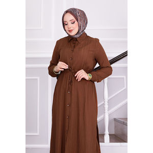 Ensemble hijab formel-casual marron avec pantalon ceinturé, vêtements musulmans à imprimé floral en tissu de crêpe de chiffon tricoté - Product Image 2
