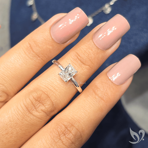 Bague solitaire en diamant de laboratoire taille radiant de 1,00 carat en or massif 18 carats |   Bijoux de fiançailles pour femmes certifiés IGI - Product Image 4