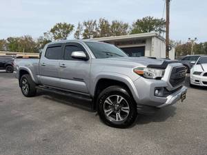 Precio bajo, Toyota Tacoma 2017, auto usado en venta - Product Image 1
