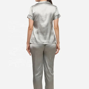 Dernière tendance Robe de nuit pour femme entièrement personnalisée pour l'hiver dans un design personnalisé Robe de nuit douce et confortable - Product Image 3