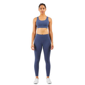 Conjunto de yoga personalizado sin costuras al por mayor, 2 uds., ropa deportiva para mujer, pantalones cortos, logotipo frontal sólido, respetuoso con el medio ambiente, antibacteriano - Product Image 4