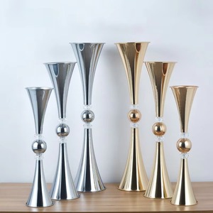 Long Vase Artistique En Métal Pièce D'accent Décorative Parfait pour La Décoration Intérieure De Table Mariages Événements Hôtels ou Cadeau But - Product Image 4