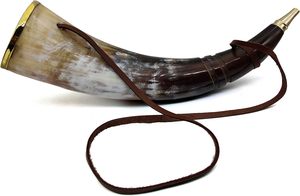 Cuerno Vikingo Hecho a Mano de Cuerno Natural de Buey con Correa de Cuero para Reenactamiento Medieval - Product Image 2