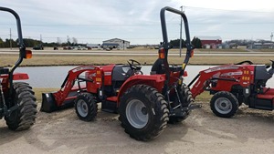 Tractor de Jardín Massey Ferguson FLX 2407 Diésel, 4x4, 35HP, Transmisión por Engranajes, Utilitario Agrícola con Cargador Frontal - Product Image 3