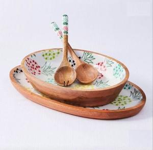 Bol de service en bois rond à prix direct usine avec ensemble de serveurs à salade et motif imprimé émaillé - Product Image 5