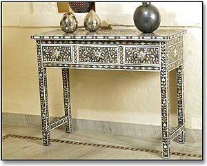 Mesa de Centro Moderna Elly con Incrustaciones de Concha, Base de Metal Hecha a Mano, Diseño Personalizado Duradero, Color Natural, para Hogar u Hotel - Product Image 2