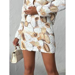 Falda para Mujer Topshow, Diseño Moderno y Elegante, Mini Falda con Volantes y Estampado, Venta al Por Mayor - Product Image 2