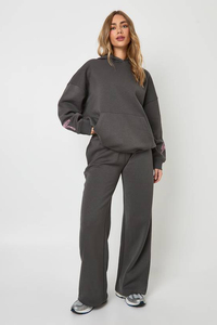 Ensemble de survêtement décontracté pour femme en charbon de bois solide, nouveau design, 2 pièces, écologique, respirant, sweat-shirt à capuche et pantalon de survêtement - Product Image 6