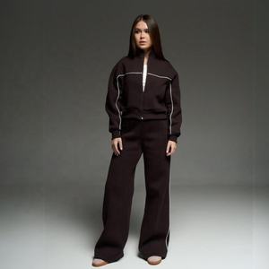 Survêtement personnalisé pour femmes, vêtements de sport et de jogging, coupe ajustée, survêtement de course pour femmes - Product Image 6