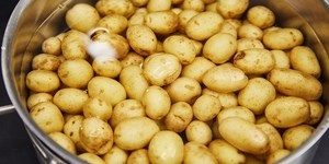 Compre Patatas Frescas Orgánicas Saludables (Solanum Tuberosum) en Venta - Product Image 4
