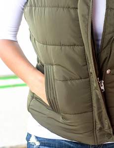 เสื้อกั๊กขนเป็ดแขนกุดทรงสลิมฟิตสำหรับผู้หญิงมีฮู้ดถอดได้ทำ100% ผ้าโพลีเอสเตอร์และบุผ้าฝ้ายหรูหรา - Product Image 6