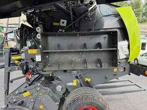 Moissonneuse-batteuse CLAAS Variant 480RF 2021 d'occasion en bon état avec moteur pour la récolte du blé, du riz, des arachides et des olives - Product Image 6