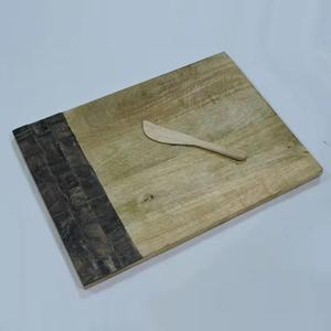 Planche à fromage en bois à prix abordable Plateaux en bois d'acacia Meilleure vente Blocs à découper avec couteaux Outils de cuisine pour la maison et l'hôtel - Product Image 6