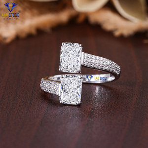 Anillo de oro blanco con diamantes de corte redondo y radiante TDW 2,42 de Labstone/Lujo que dura toda la vida/Color DE LA EF-VS - Product Image 2