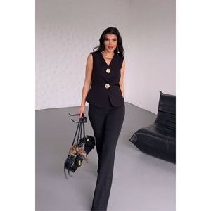 Abito in due pezzi elegante con bottoni e pantaloni eleganti da donna - Product Image 2