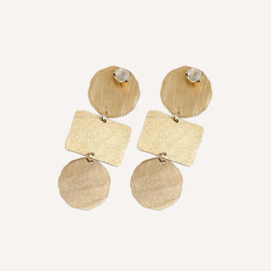 CUCOCUCA YXQ E277 Boucles d'oreilles géométriques classiques en acier inoxydable doré pour femmes, style moderne, simplicité, élégance au quotidien - Product Image 2
