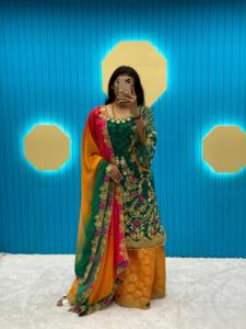 รายการเย็บปักถักร้อย Georgette หนักของนักออกแบบล่าสุดและชุด Plazzo ทํางานเพชรโดย Fab Zone - Product Image 4