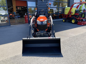 Tractor compacto Kubota BX231 usado y nuevo con pala cargadora frontal - Product Image 4