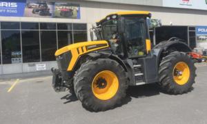 Tractores agrícolas JCBB Fastrac 4220 4WD usados en buen estado a la venta - Product Image 3