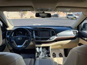 2014 Toyota Highlander Limited AWD con motor de 8L caja de cambios automática asientos de cuero cámara trasera R17 portaequipajes de aleación - Product Image 6