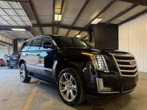 Clean Cadill-ac Escalade 2018 d'occasion - Product Image 2