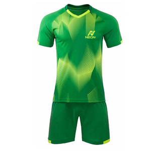 ชุดกีฬาฟุตบอลแบบใหม่สำหรับผู้ชาย ผลิตในปากีสถาน ขายส่ง เสื้อเจอร์ซีย์และกางเกงขาสั้น ชุดฟุตบอล - Product Image 1