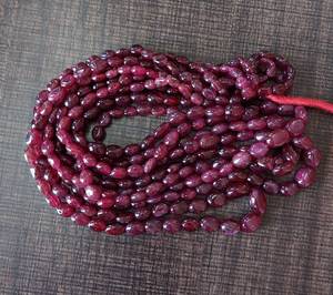 Cuentas de piedras preciosas sueltas de rubí Rosa natural, forma ovalada lisa con Centro perforado para fabricación de joyas, piedra de rubí de hebra al por mayor - Product Image 1