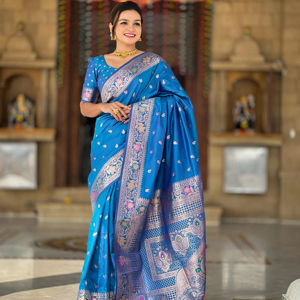 Saree en soie Banarasi Katan souple de qualité supérieure avec tissage Zari et tenue de soirée saree Pallu contrastée - Product Image 1