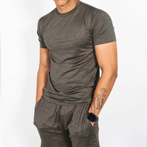 Vente à Chaud Ensemble Short d'Été Décontracté pour Hommes T-shirt à Manches Courtes Respirant avec Logo Personnalisé Meilleur Matériel Porter - Product Image 1
