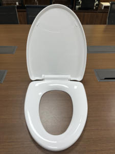 Siège de toilette à fermeture douce allongée anti-claquement confortable avec design moderne pour une utilisation mondiale dans la salle de bain OEM/ODM pris en charge - Product Image 3