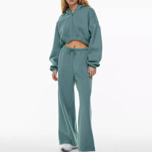 Ensemble de survêtement évasé pour femme en tissu doux, deux pièces avec bas évasé pour un confort quotidien et une tenue facile 2026 - Product Image 1